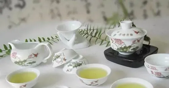 白瓷茶具适合泡什么茶