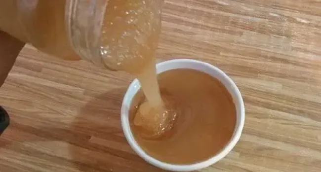 牛奶加蜂蜜喝死人是真的吗？
