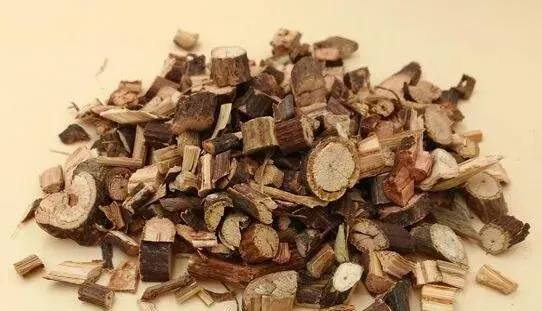 夜交藤与什么一起泡脚效果好？