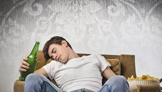 酒后头痛如何缓解 喝了酒头疼怎么办