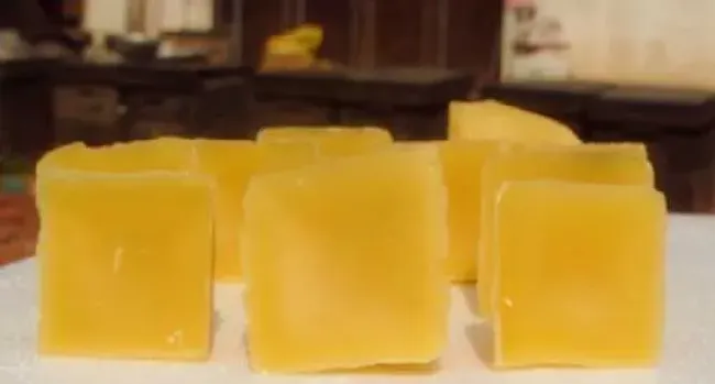 蜂蜡用什么东西能溶解？