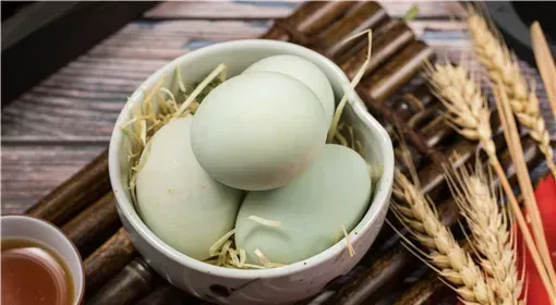 绿壳鸡蛋和普通鸡蛋有什么区别？哪个有营养