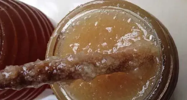 乌桕蜜结晶什么样子的？