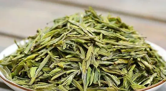 用绿茶补水有什么功效 喝绿茶的好处
