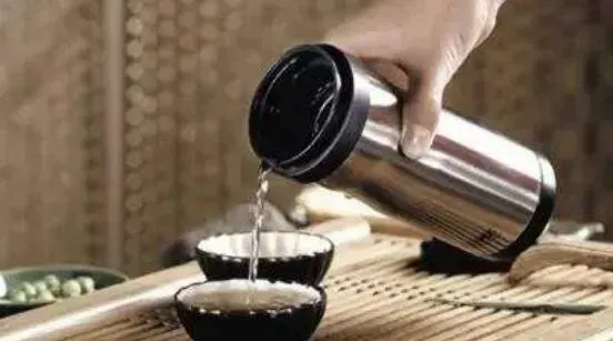 热水壶去除茶垢最快的方法讲解
